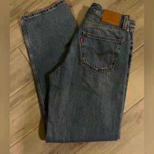 Loose Straigjt Levi’s 25x28 medium wash